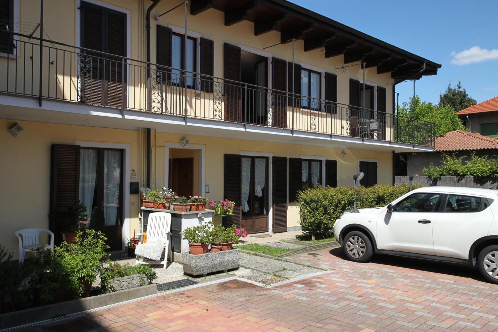 Petalo Bianco 100M From Lake - Happy Rentals Baveno Esterno foto