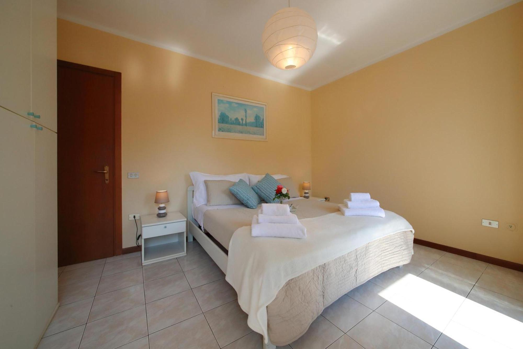 Petalo Bianco 100M From Lake - Happy Rentals Baveno Esterno foto