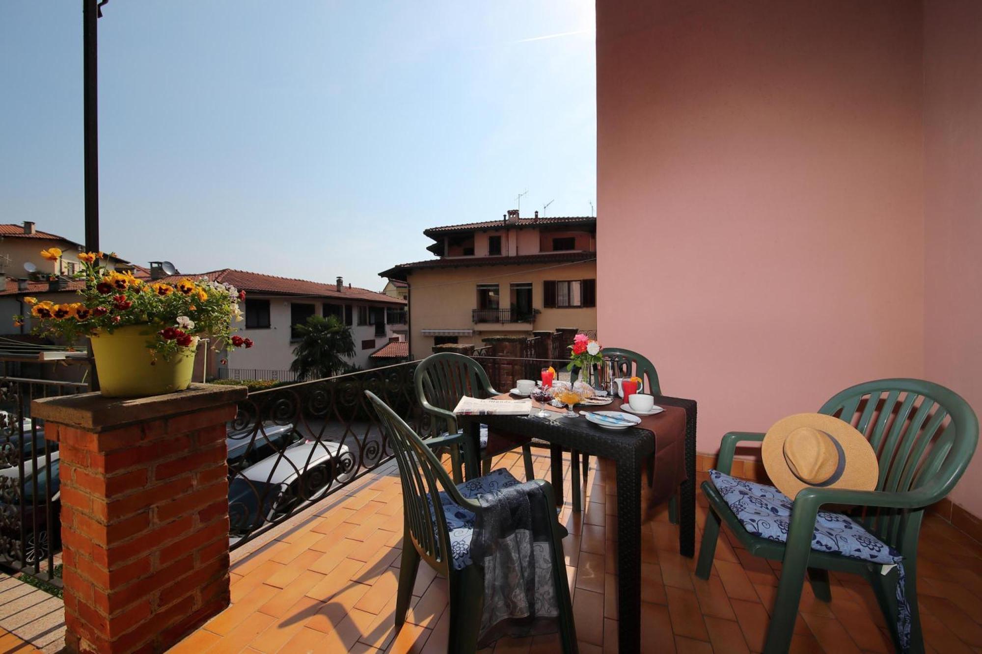 Petalo Bianco 100M From Lake - Happy Rentals Baveno Esterno foto